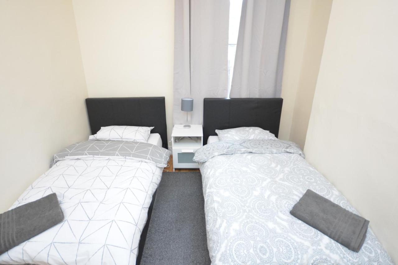 Cheerful 4 Bedroom House In Greater Londra Dış mekan fotoğraf
