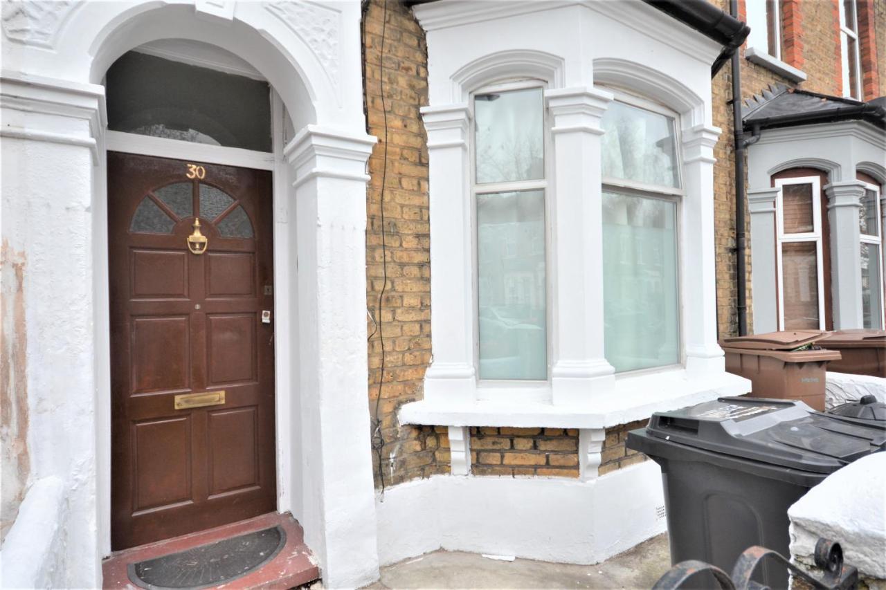 Cheerful 4 Bedroom House In Greater Londra Dış mekan fotoğraf