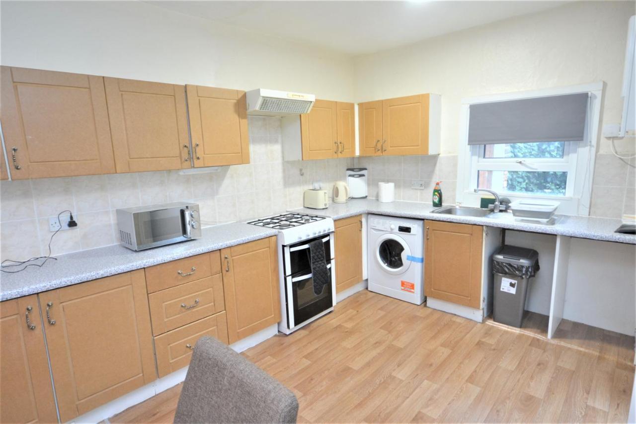 Cheerful 4 Bedroom House In Greater Londra Dış mekan fotoğraf