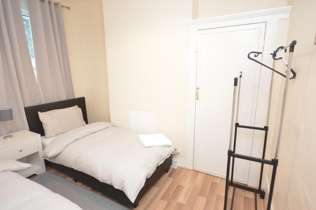 Cheerful 4 Bedroom House In Greater Londra Dış mekan fotoğraf